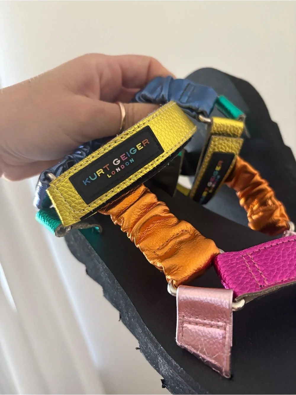 KURT GEIGER Kids Mini Orion Metallic Colorblock Platform Sandals 33/2M